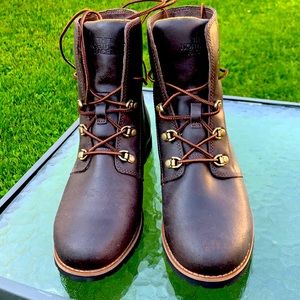 The North Face boot.